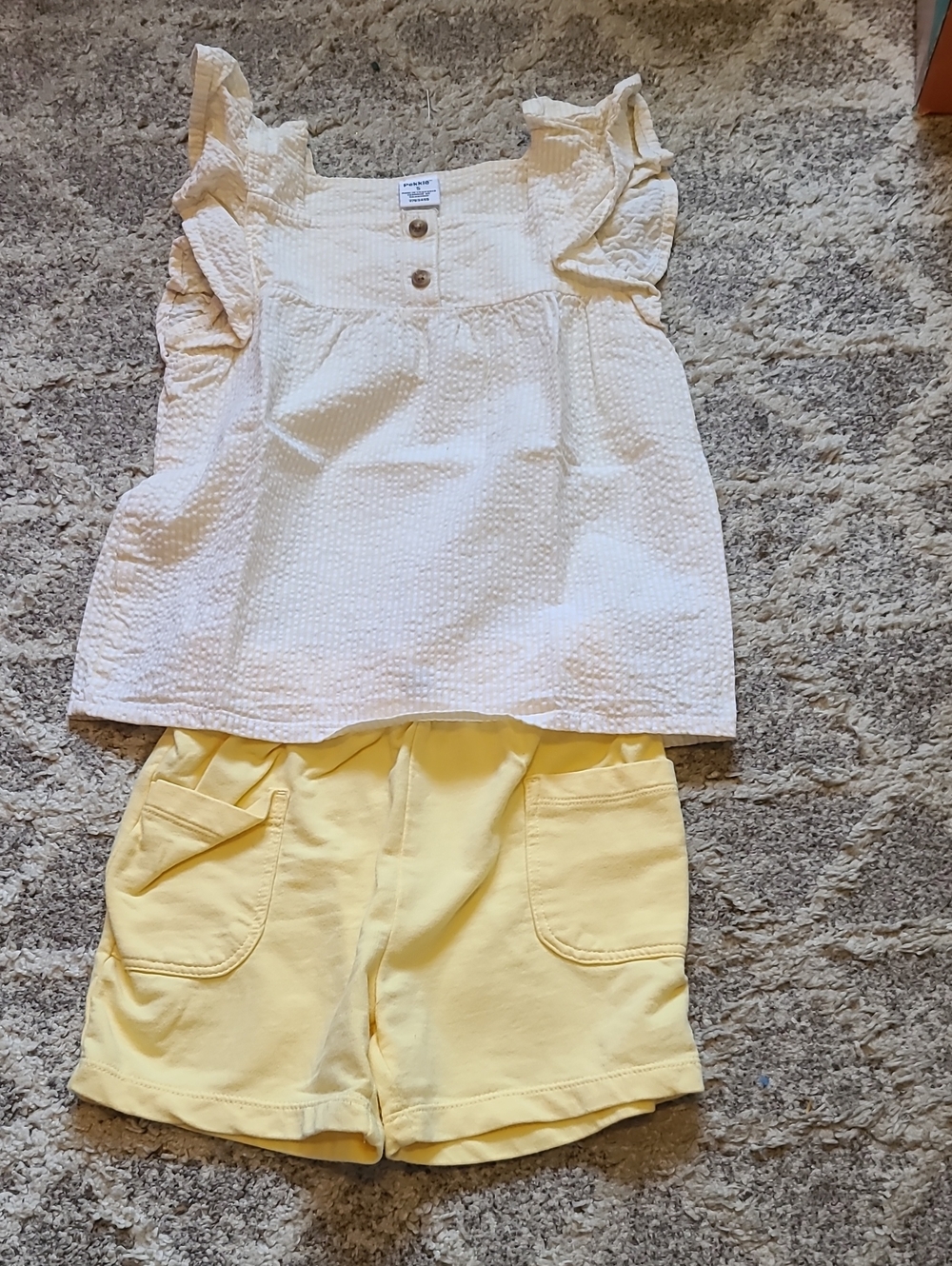 4 for $28 - Pekkle Girls 5 Yellow & White Shirt & Shorts Set